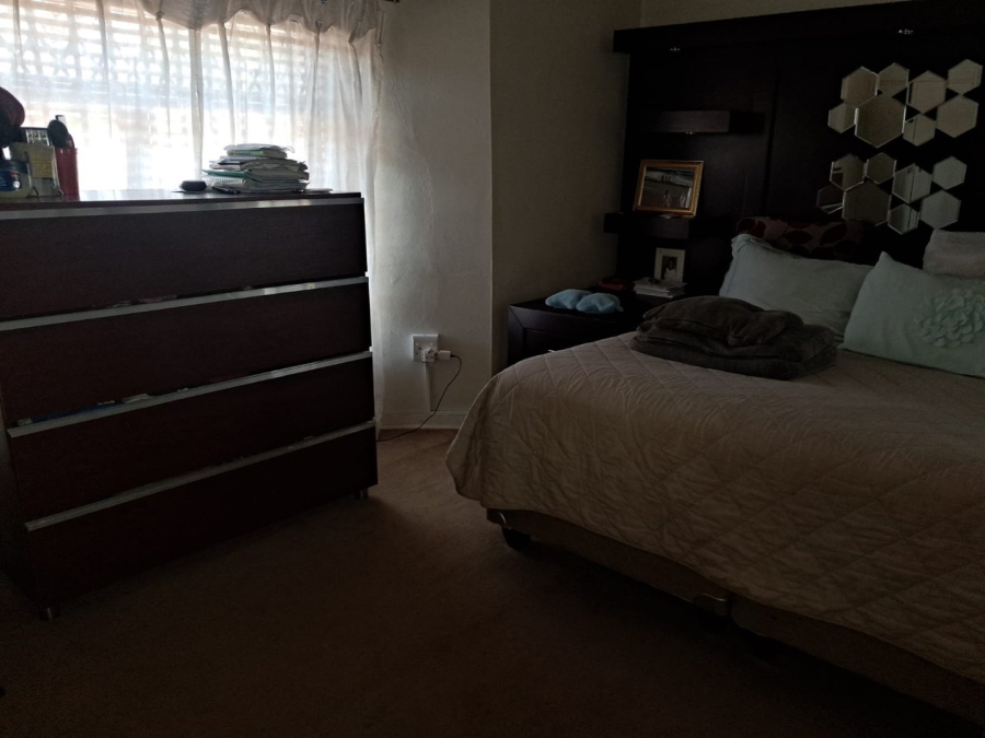 To Let 4 Bedroom Property for Rent in Park West Free State